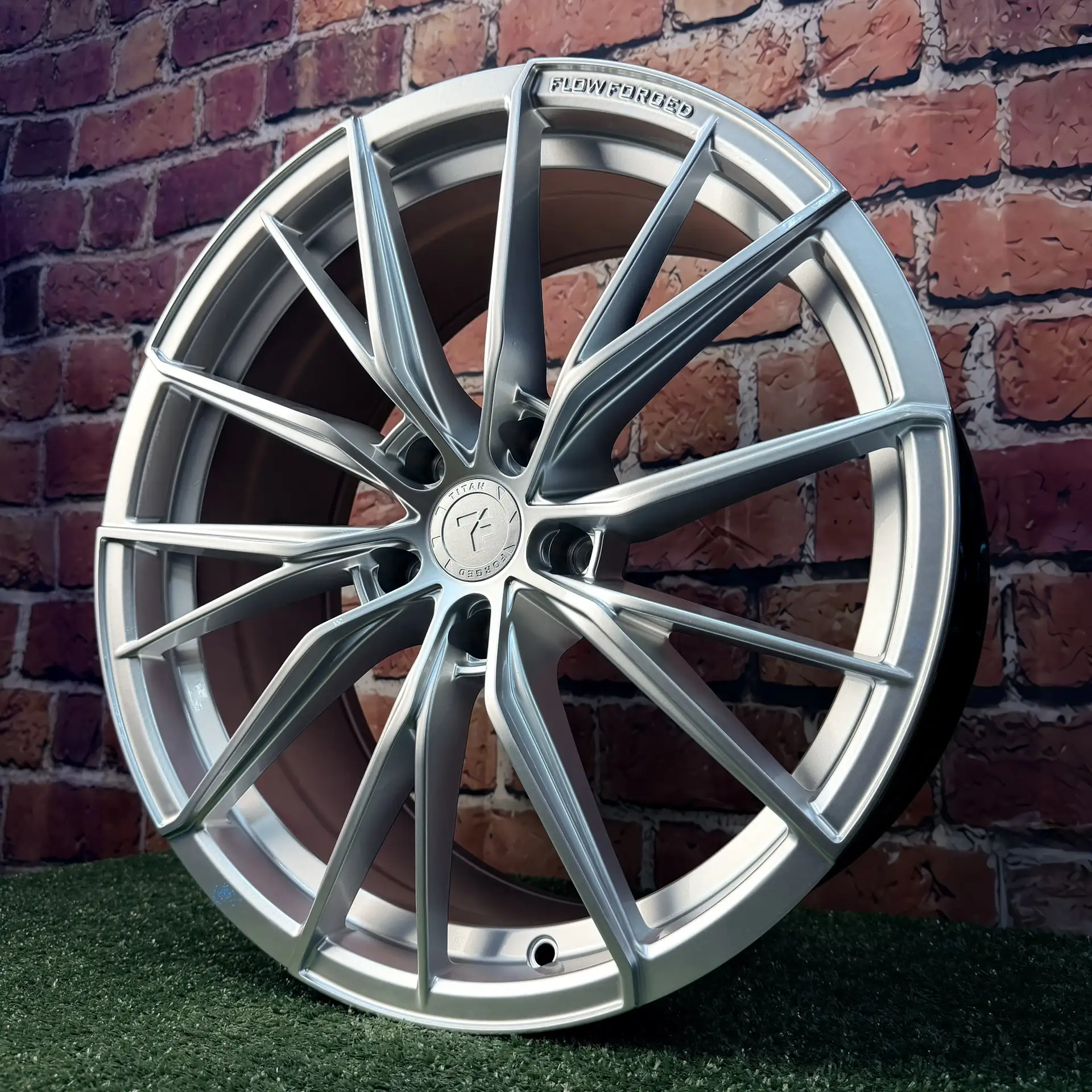FLOW FORMING TITAN FORGED F9828 19, 5x120, HYPER SILVER (ET: 30, DIA: 72.6, W: 8.5)