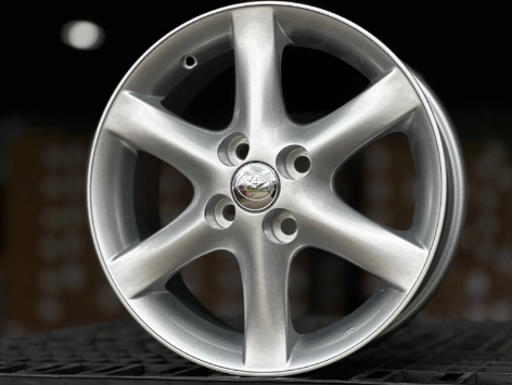 Литые диски TOYOTA SILVER FACE 15” 4x100 ET45 6J D54.1